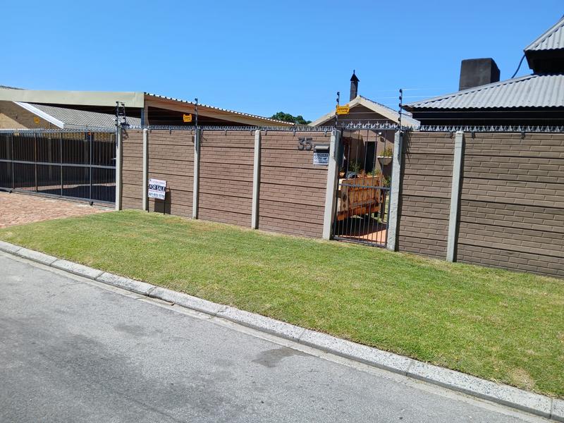 4 Bedroom Property for Sale in Mabille Park Western Cape